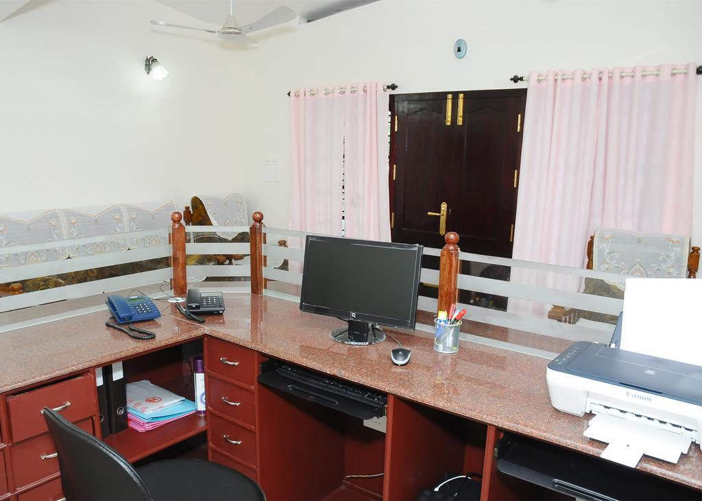 Greenfield Inn Thiruvananthapuram Екстериор снимка