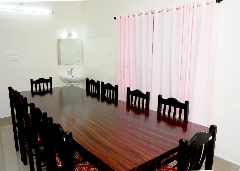 Greenfield Inn Thiruvananthapuram Екстериор снимка